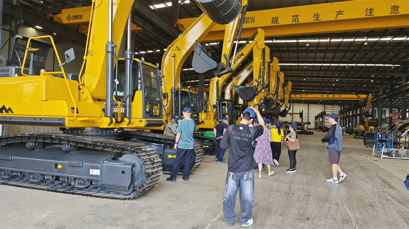 Applicability Boundaries of Continuous Loading Equipment in Steep-Slope Quarries