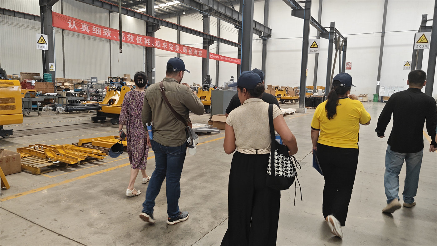 Equipment Configuration Requirements When the Distance Between Loading Point and Crushing Station Changes