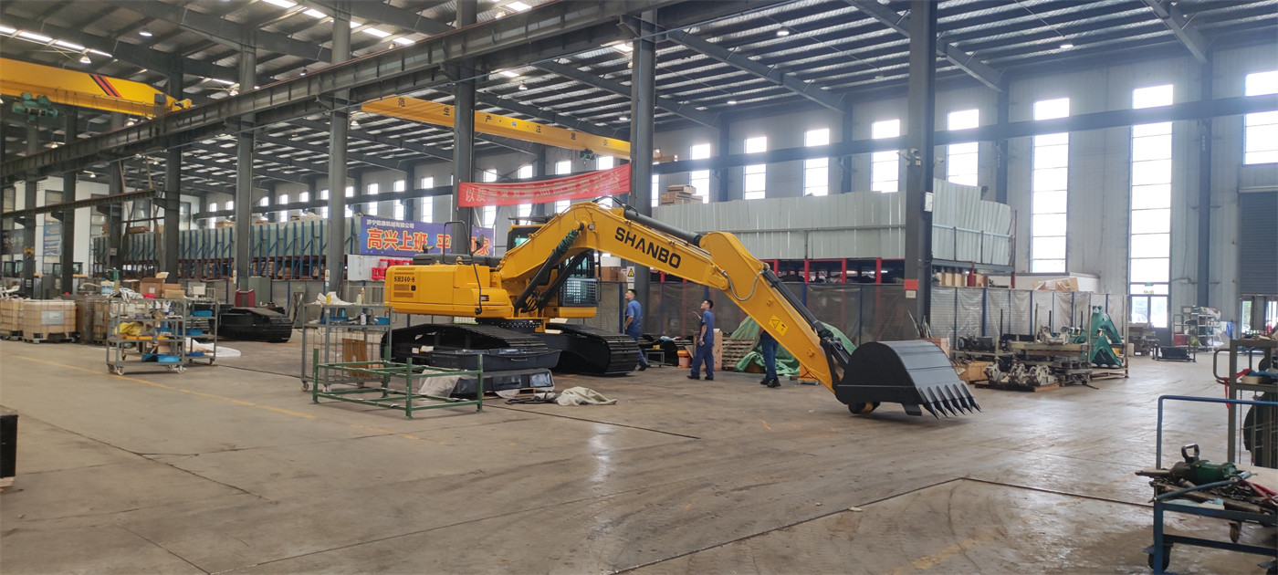 Application of Medium Crawler Excavators in Water Conservancy Irrigation Canals and Drainage Ditch Construction