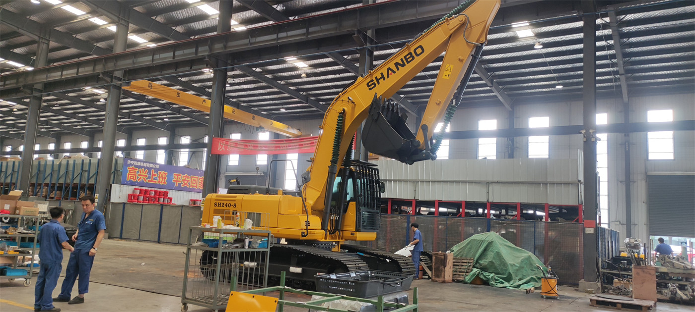20-Ton Excavator Land Development and Construction Site Clearance Operations