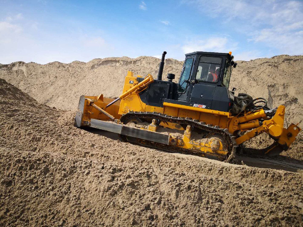 SD26 Bulldozer side profile with blade