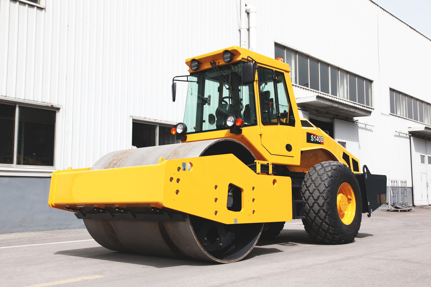 S140D Single-drum vibratory roller
