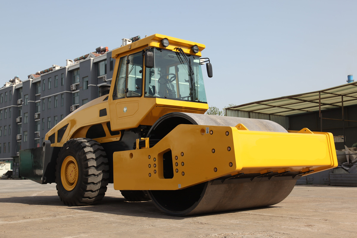 Single-drum vibratory roller