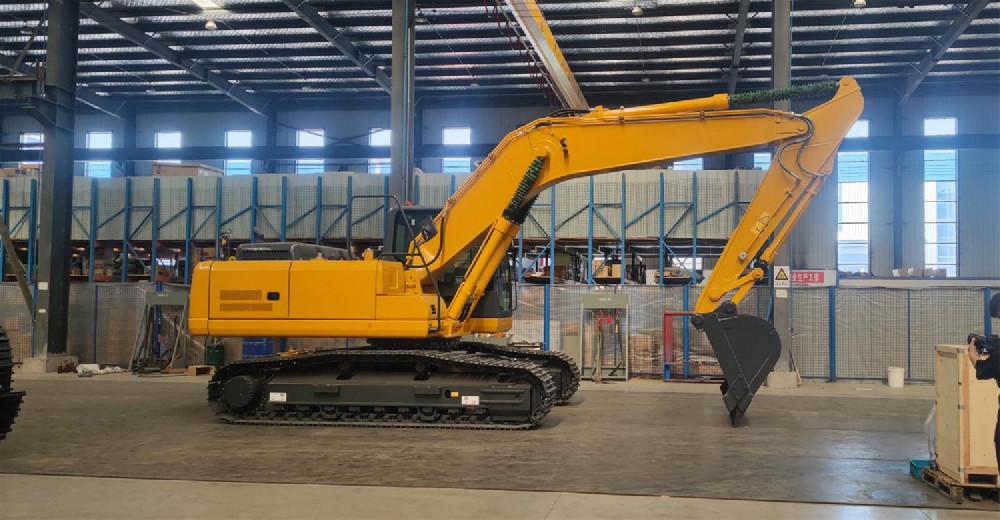 What are the operational advantages of 30-ton crawler excavators? A guide to selecting equipment for large-scale, heavy-duty projects.