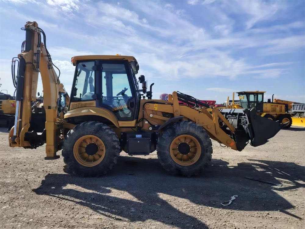 388T 9-Ton Excavator-Loader: Multi-Functional Small Engineering Machine, Real-World Procurement Anal